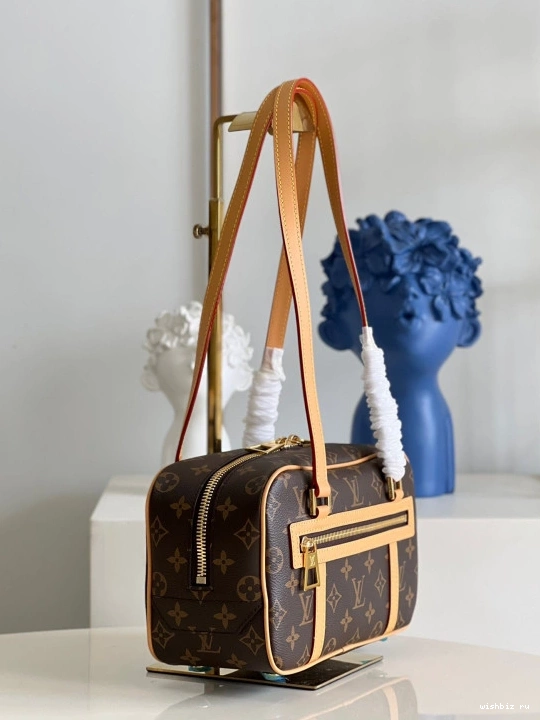 WIS CITE LOUIS VUITTON 0718